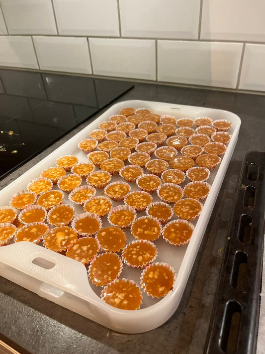 Hemgjord knäck sötad med honung